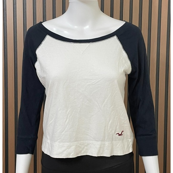 Hollister Tops - Hollister Women's XS White‎ T-Shirt Cotton Vintage Y2k  Raglan Sleeve Casual